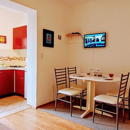 Apartments And Room Markovic Rovinjsko Selo Esterno foto