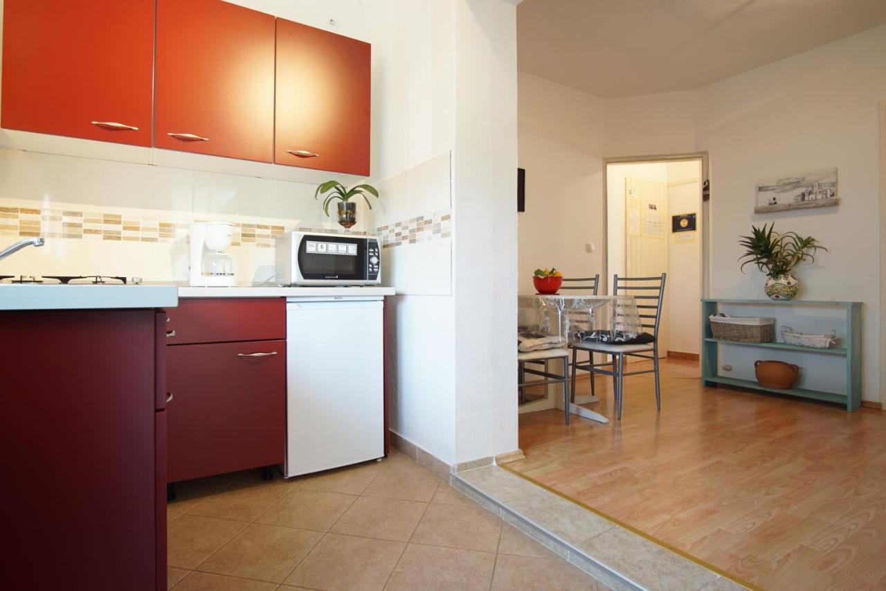 Apartments And Room Markovic Rovinjsko Selo Esterno foto